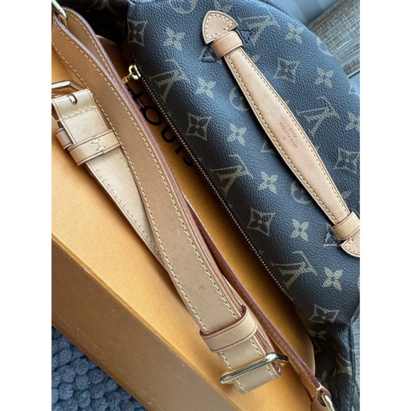 Louis Vuitton Discontinued Monogram Bumbag - Picture 10 of 12